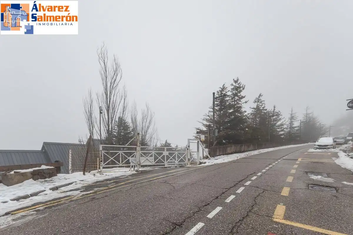 Vista exterior de Casa o xalet en venda en Sierra Nevada amb Calefacció