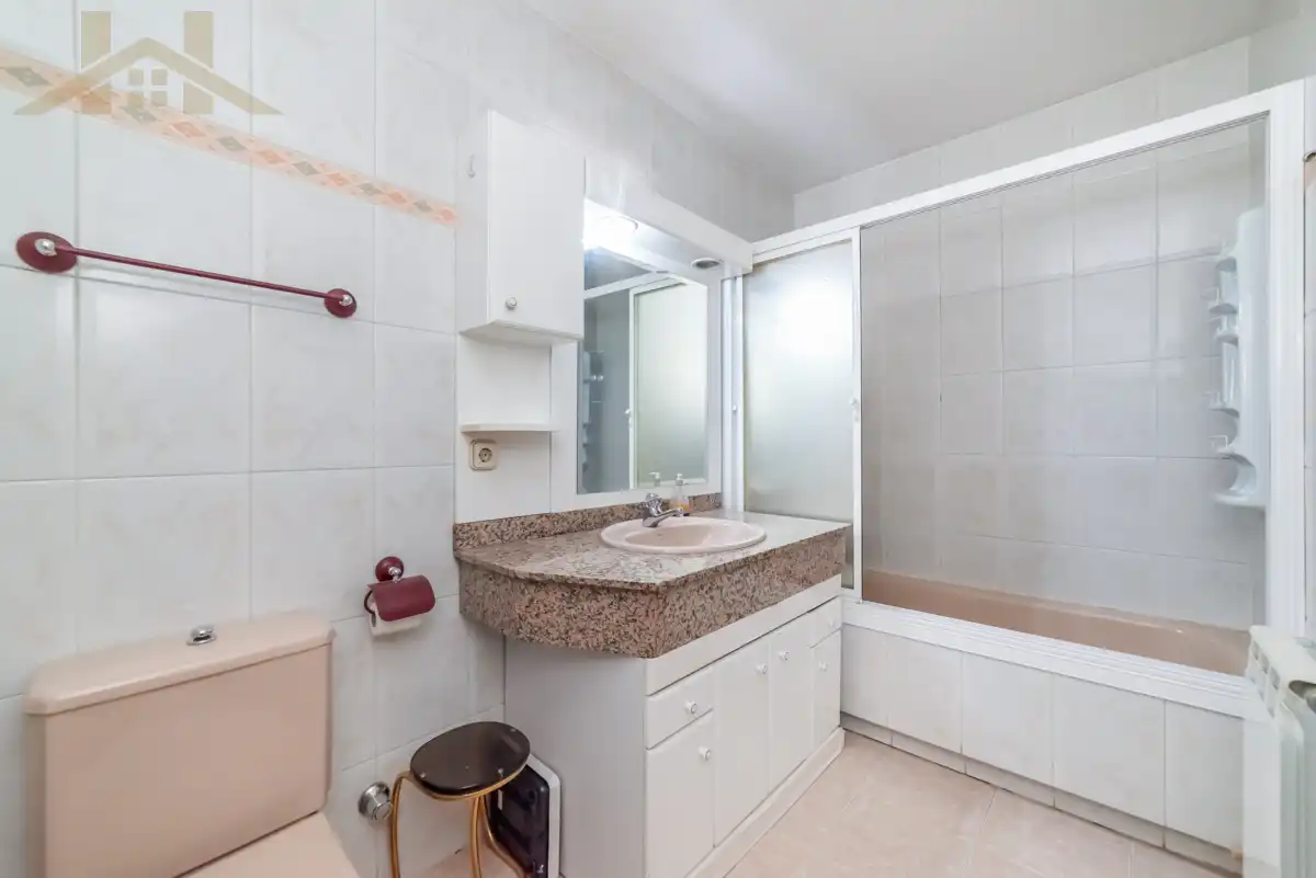 Bathroom of Detached homes for sale in Leganés  with Air Conditioner, Heating and Private garden