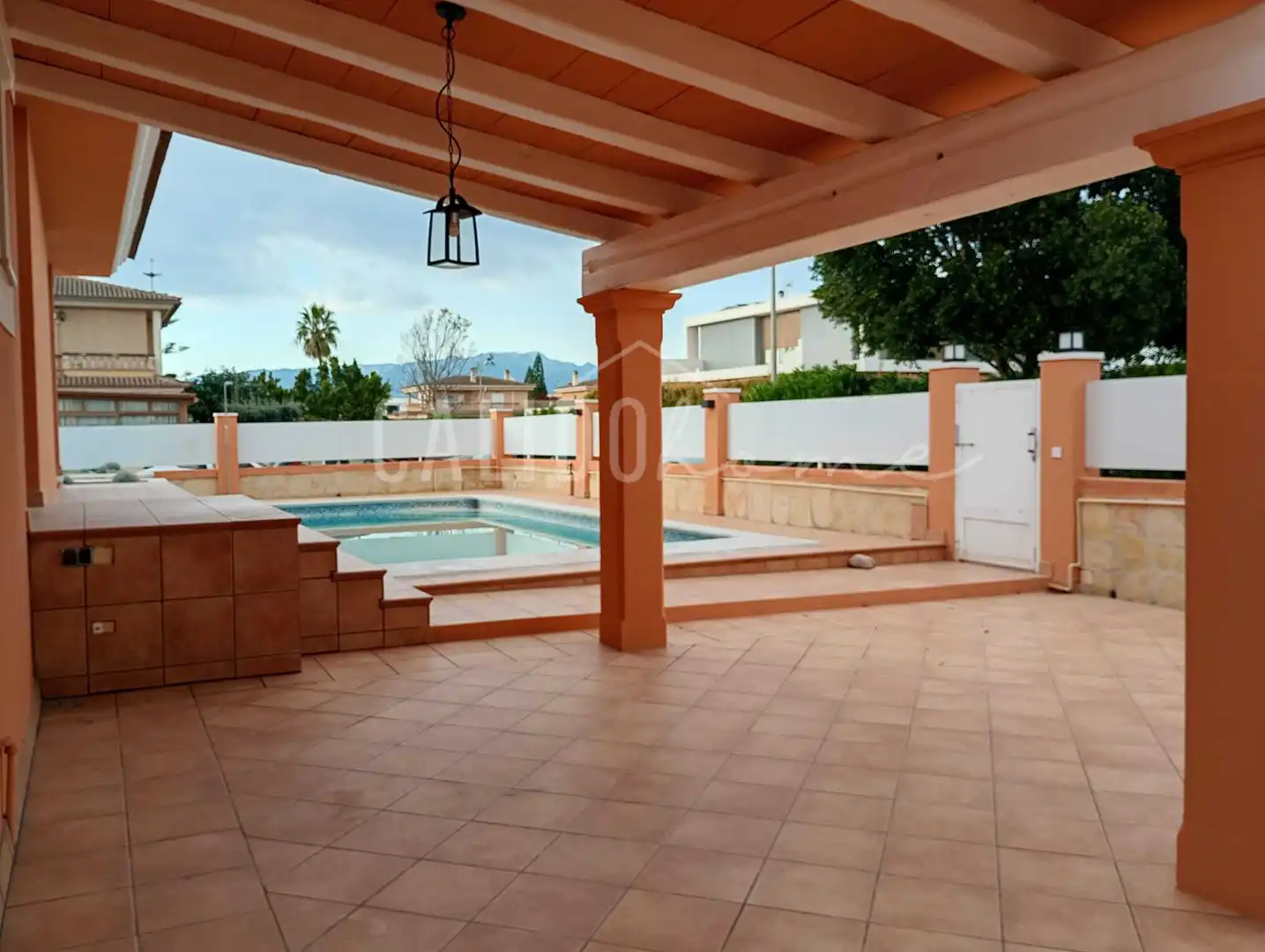Schwimmbecken von Einfamilien-Reihenhaus zum Verkauf in Marratxí mit Klimaanlage, Heizung und Privatgarten