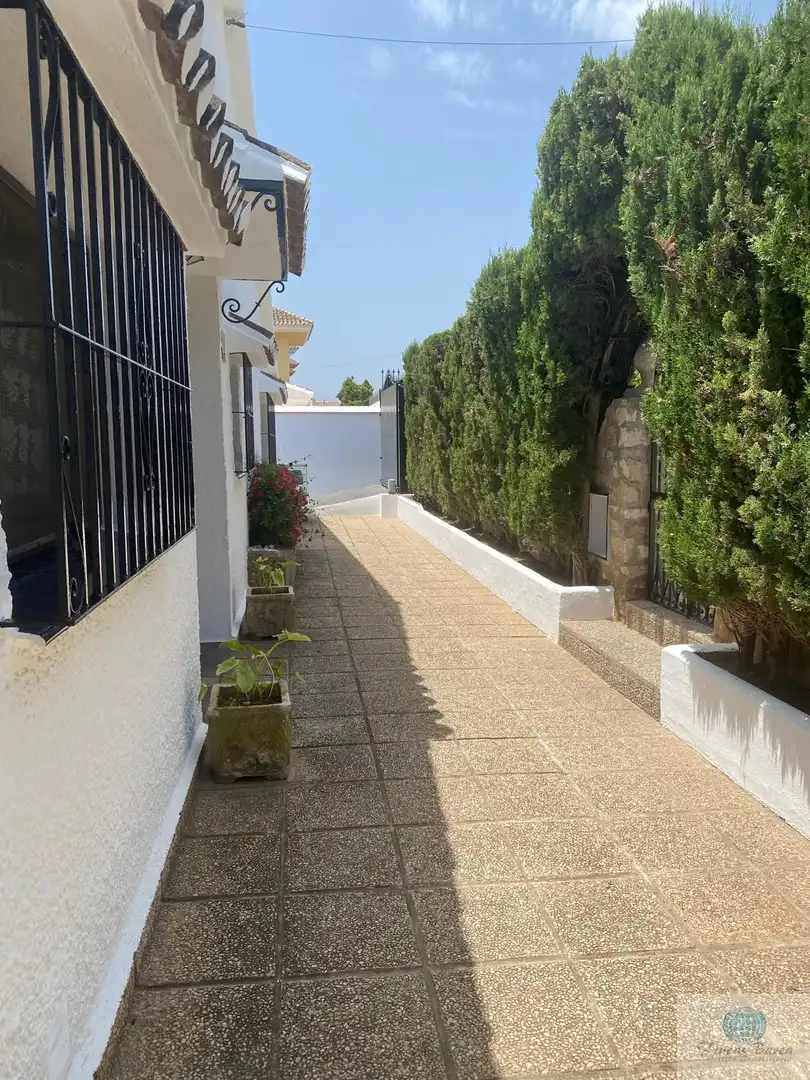 Chalet con piscina en venta en Castillo Sohail - Myramar, imagen 11