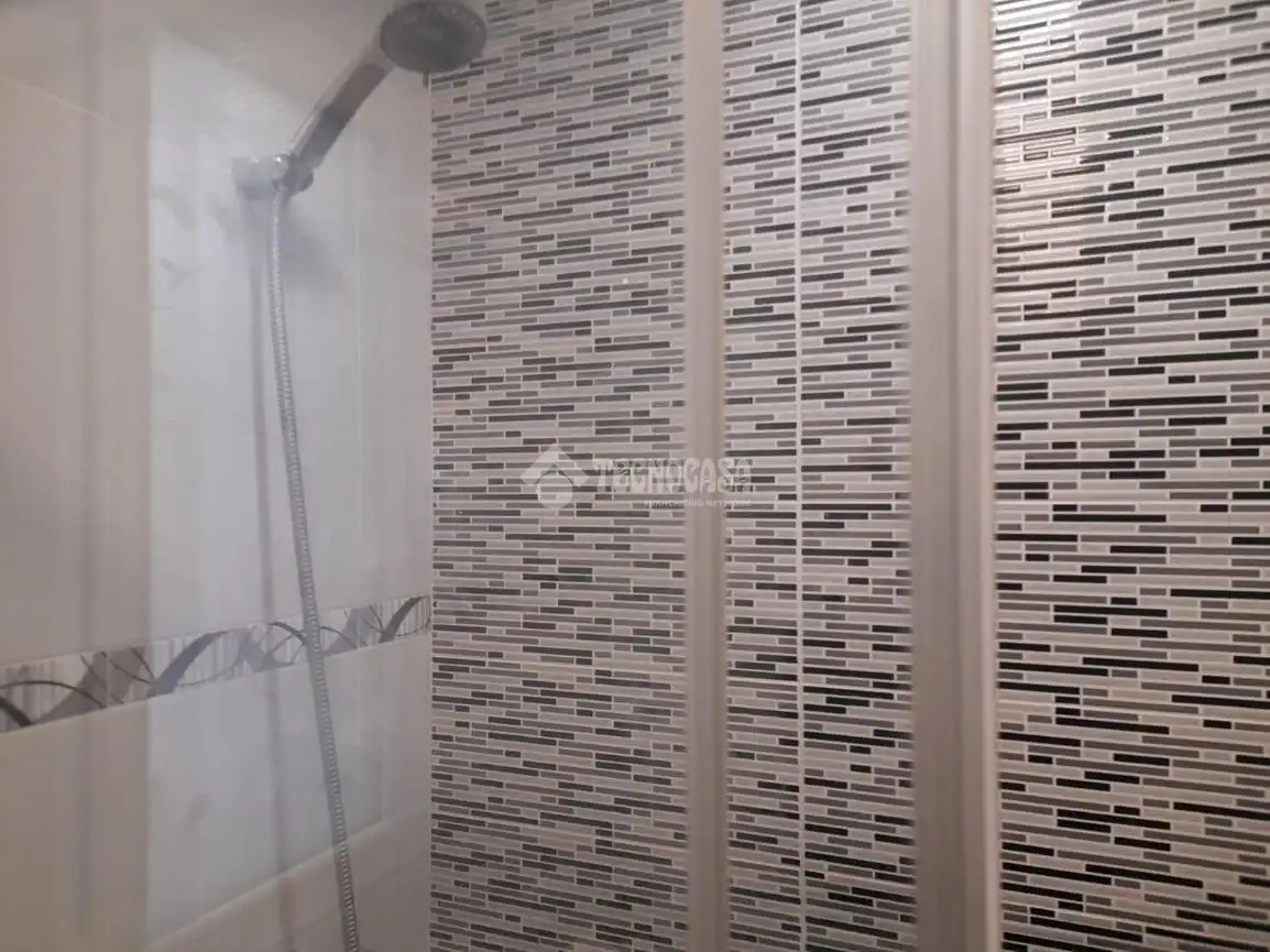 Bathroom of Flat for sale in Valencia