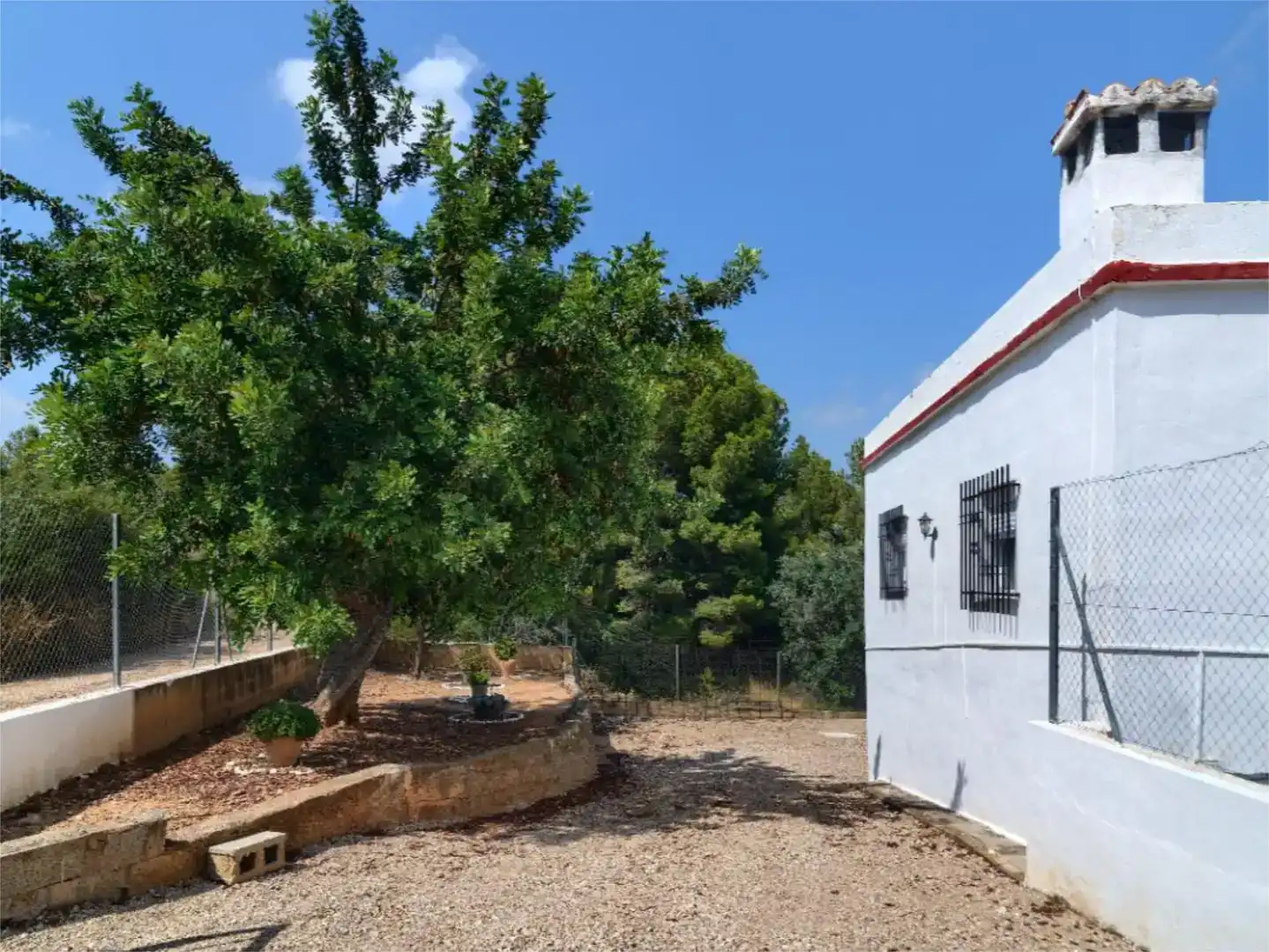 Vista exterior de Casa o xalet en venda en Chiva amb Balcó