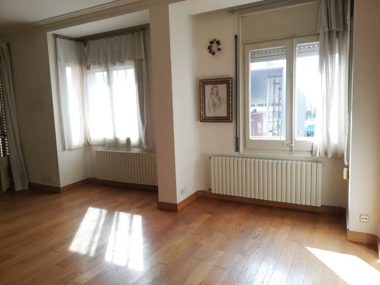 Wohnzimmer von Wohnung zur Miete in Girona mit Klimaanlage, Heizung und Parkett