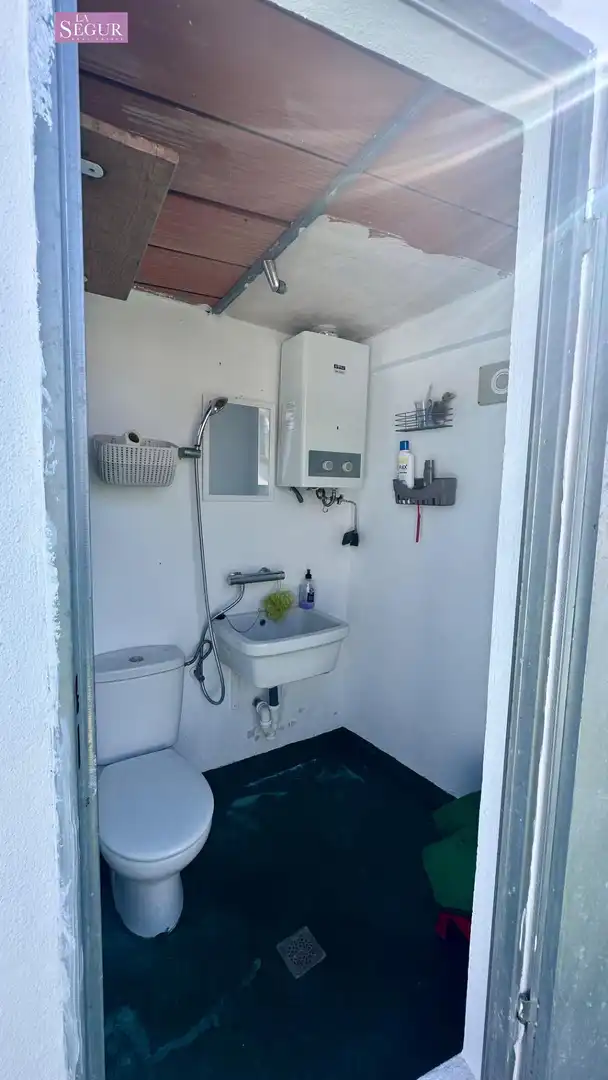 Bany de Casa o xalet en venda en Conil de la Frontera amb Jardí privat, Terrassa i Piscina