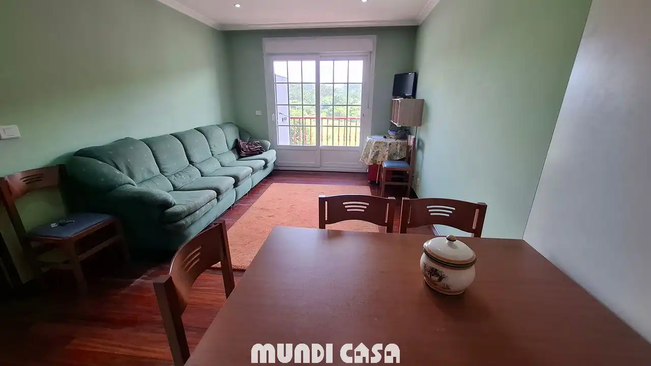Sala d'estar de Pis en venda en Boiro amb Traster i Balcó