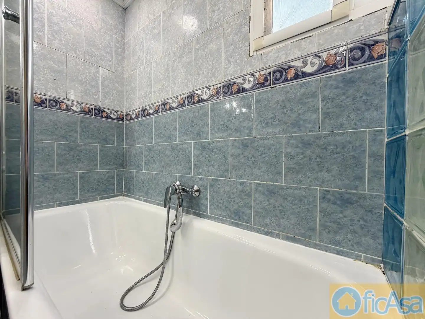 Bathroom of Flat for sale in Castellón de la Plana / Castelló de la Plana  with Air Conditioner, Parquet flooring and Balcony