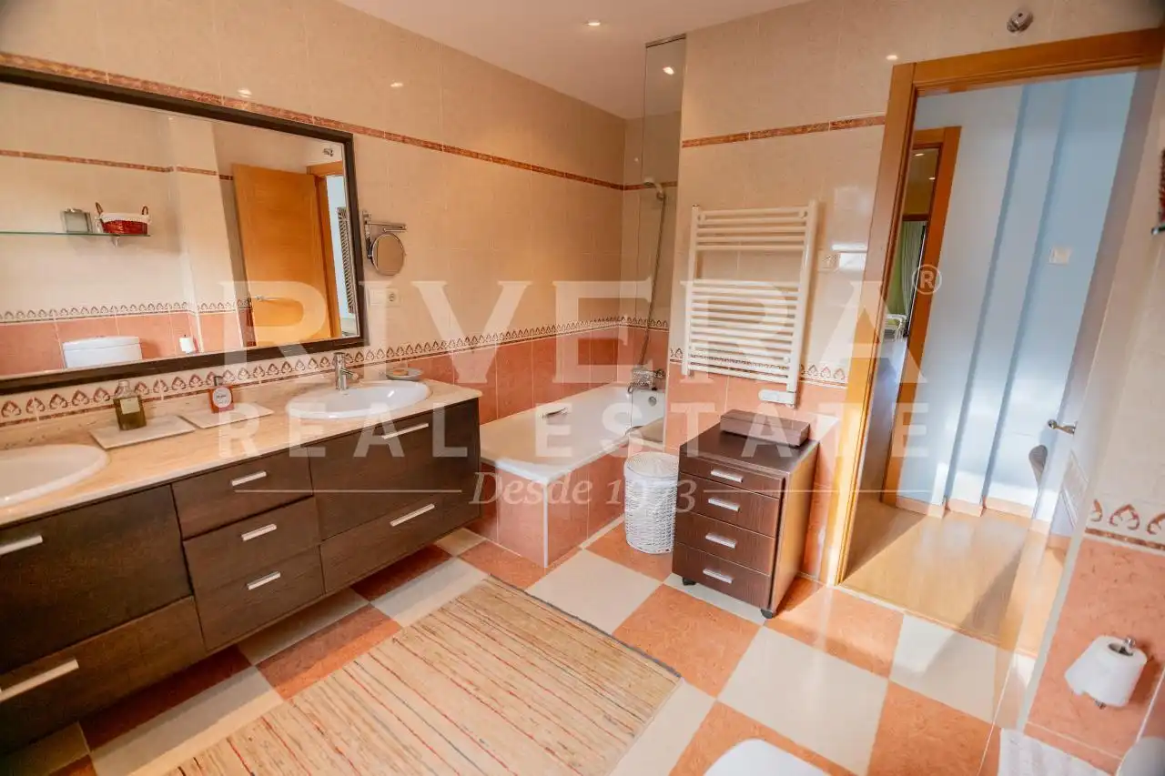 Bathroom of Detached homes for sale in Sanxenxo  with Heating, Private garden and Terrace