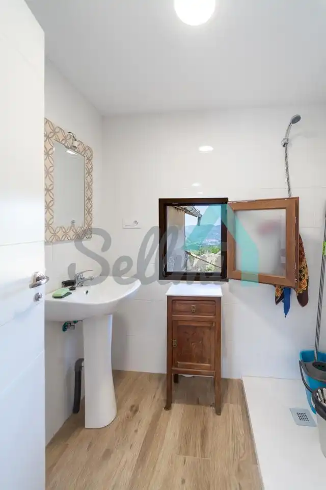 Baño de Casa o chalet en venta en Laviana con Jardín privado, Parquet y Terraza