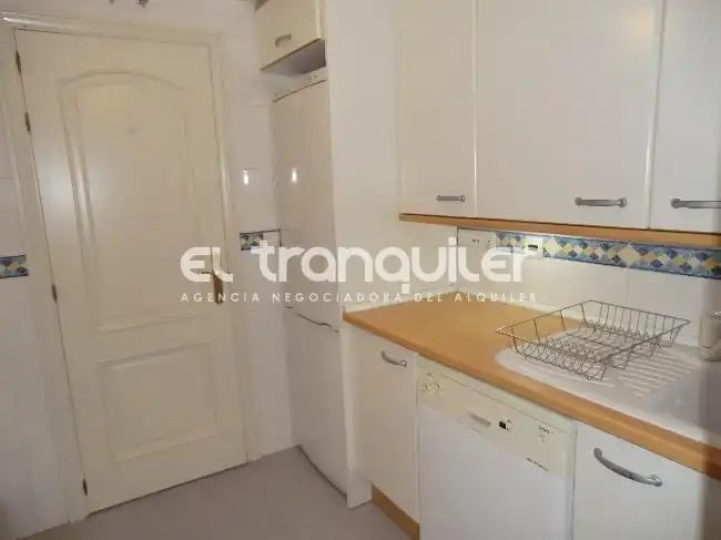 Cocina de Dúplex de alquiler en Majadahonda con Trastero, Piscina y Lavadora