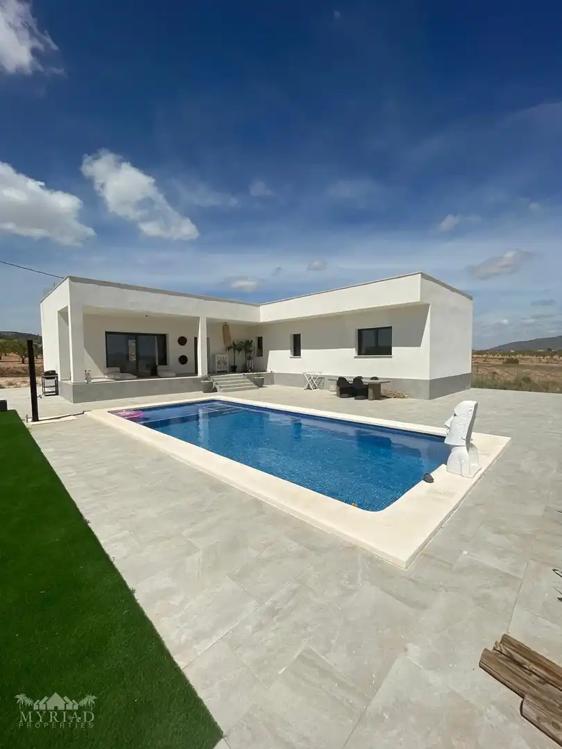 Maison mitoyenne à vendre à El Pinós / Pinoso