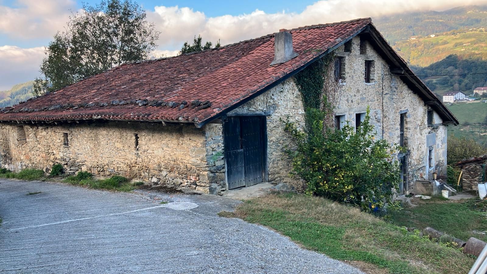 Exterior view of Country house for sale in Lizartza