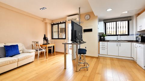 Te ofrecemos una vivienda en Beniparrell, municipio de la provincia de Valencia, situado en la comarca de lHorta Sud. Situada cerc