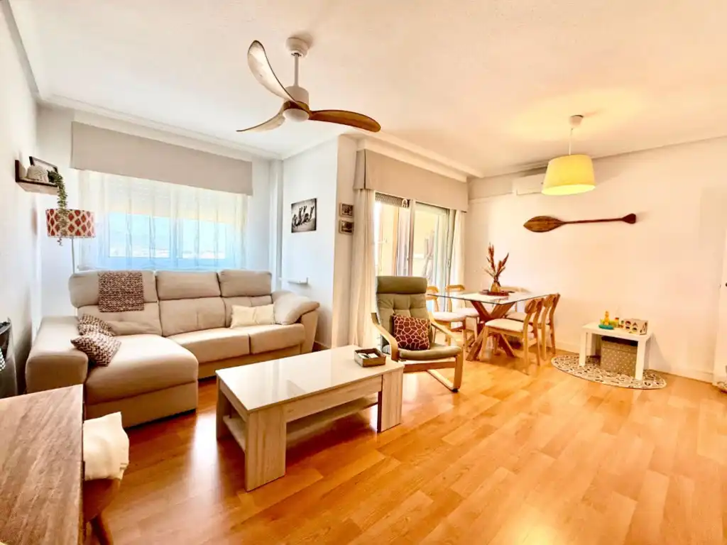 Sala d'estar de Pis en venda en Cartagena amb Balcó