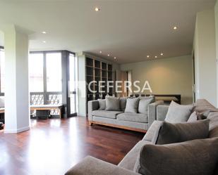 Living room of Flat to rent in  Barcelona Capital  with Air Conditioner, Heating and Parquet flooring