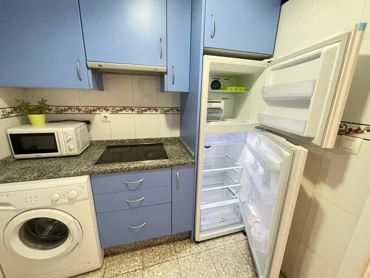 Cocina de Piso de alquiler en Sevilla con Aire acondicionado, Amueblado y Balcón