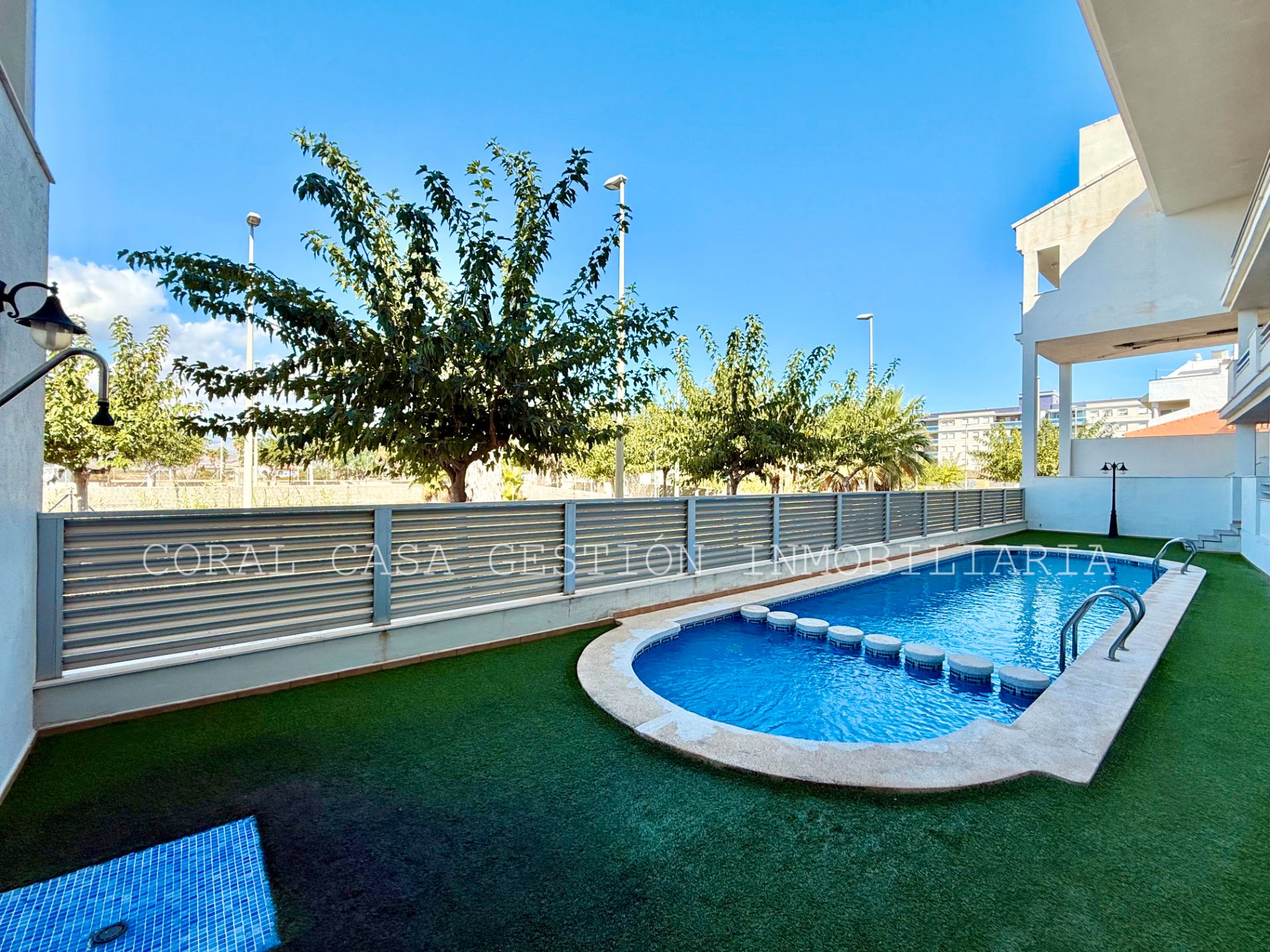 Piscina de Apartament en venda en Chilches / Xilxes amb Calefacció, Terrassa i Traster