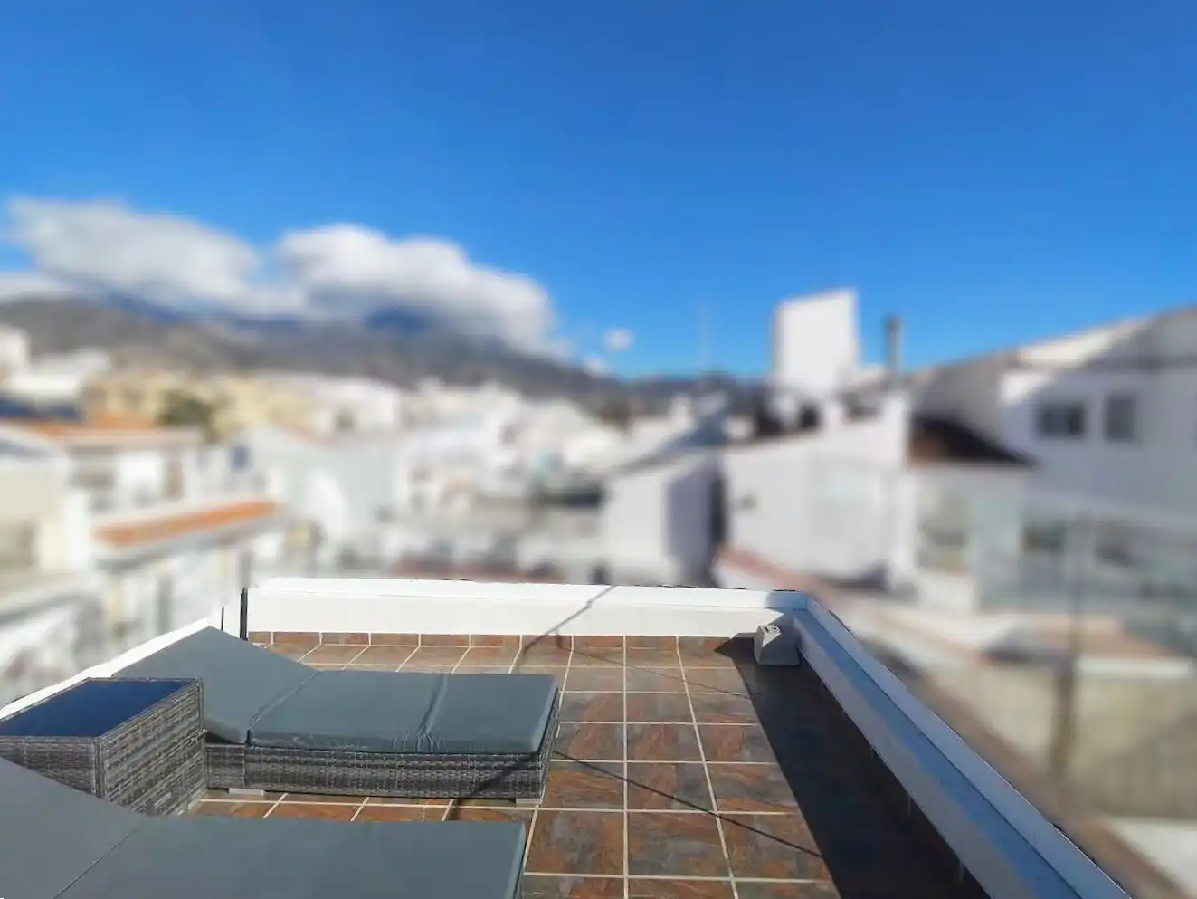 Außenansicht von Maisonette zum Verkauf in Nerja mit Klimaanlage, Terrasse und Möbliert
