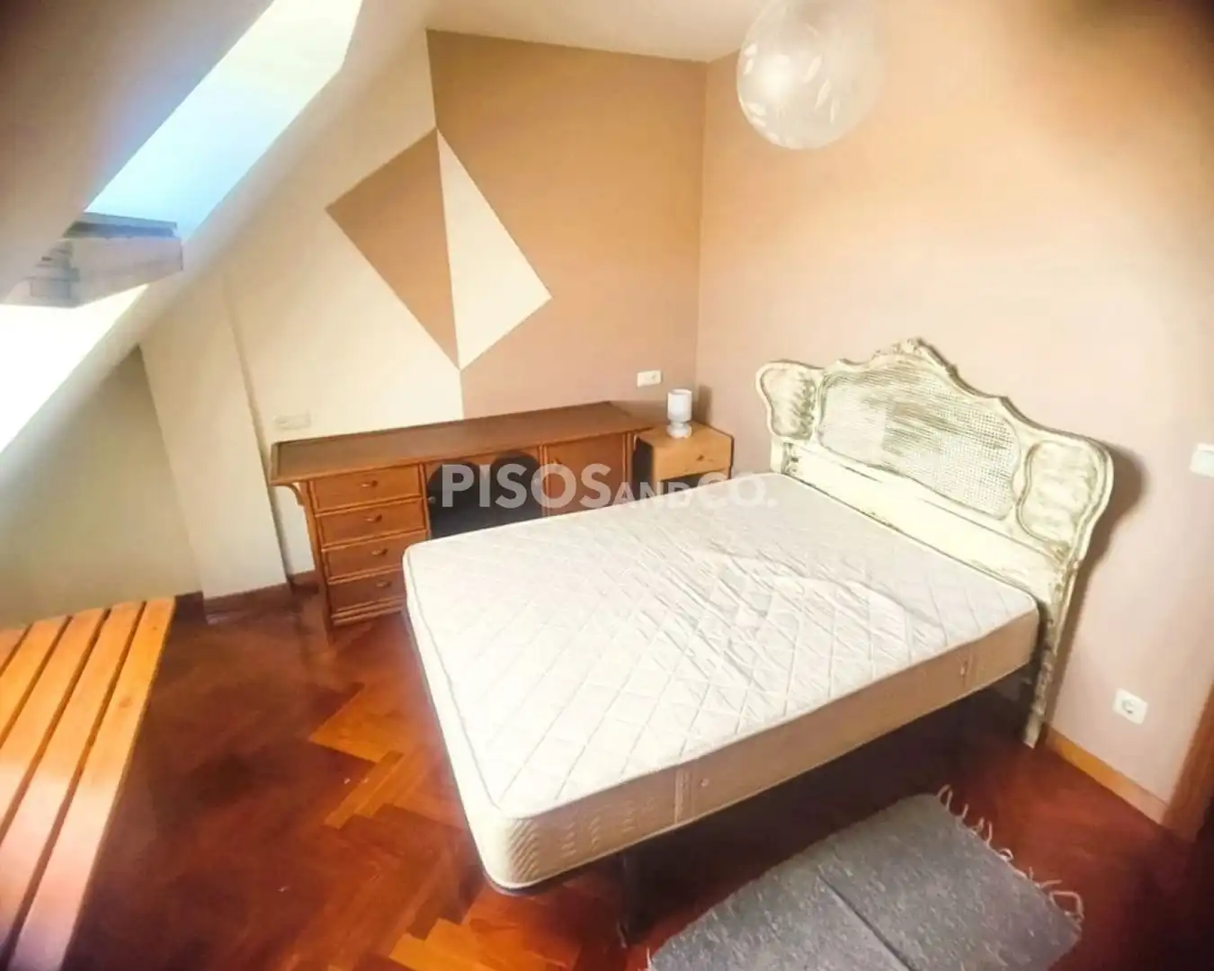 Dormitori de Pis en venda en Culleredo amb Calefacció i Moblat
