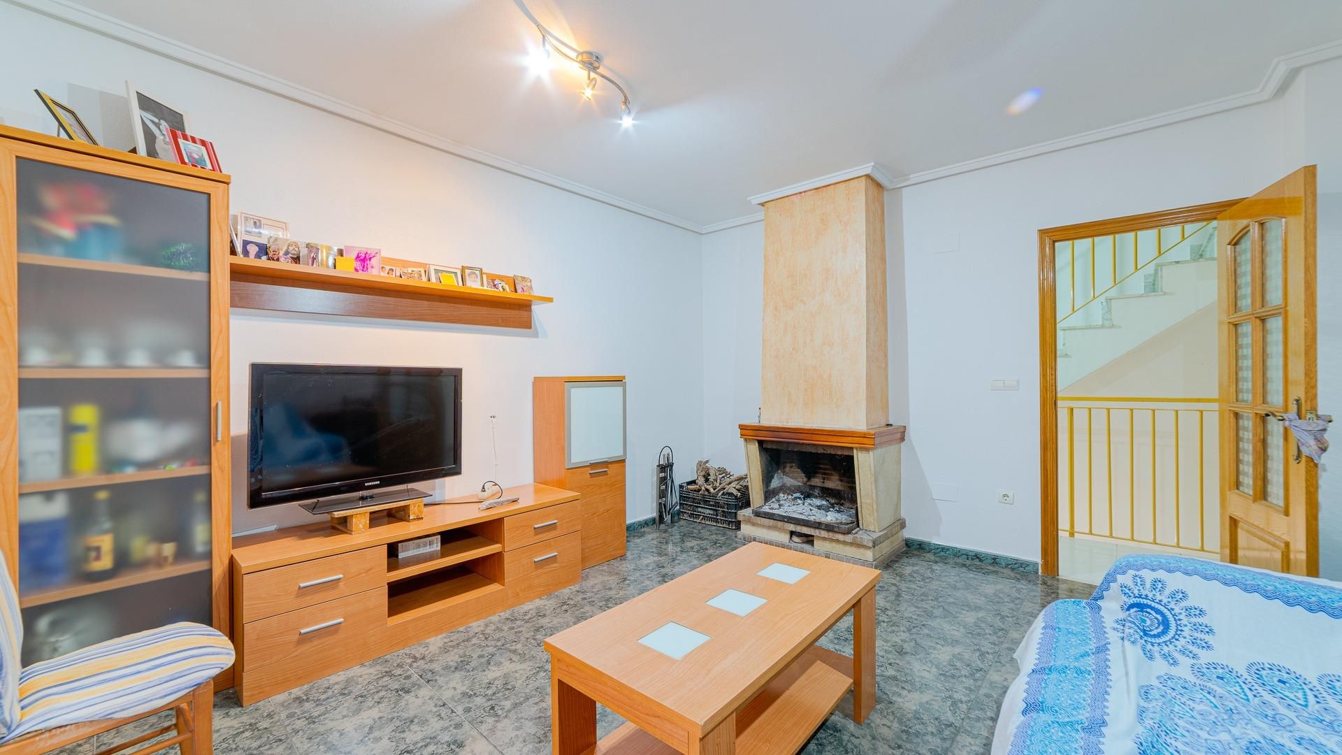 Sala d'estar de Casa o xalet en venda en Orihuela amb Terrassa i Balcó