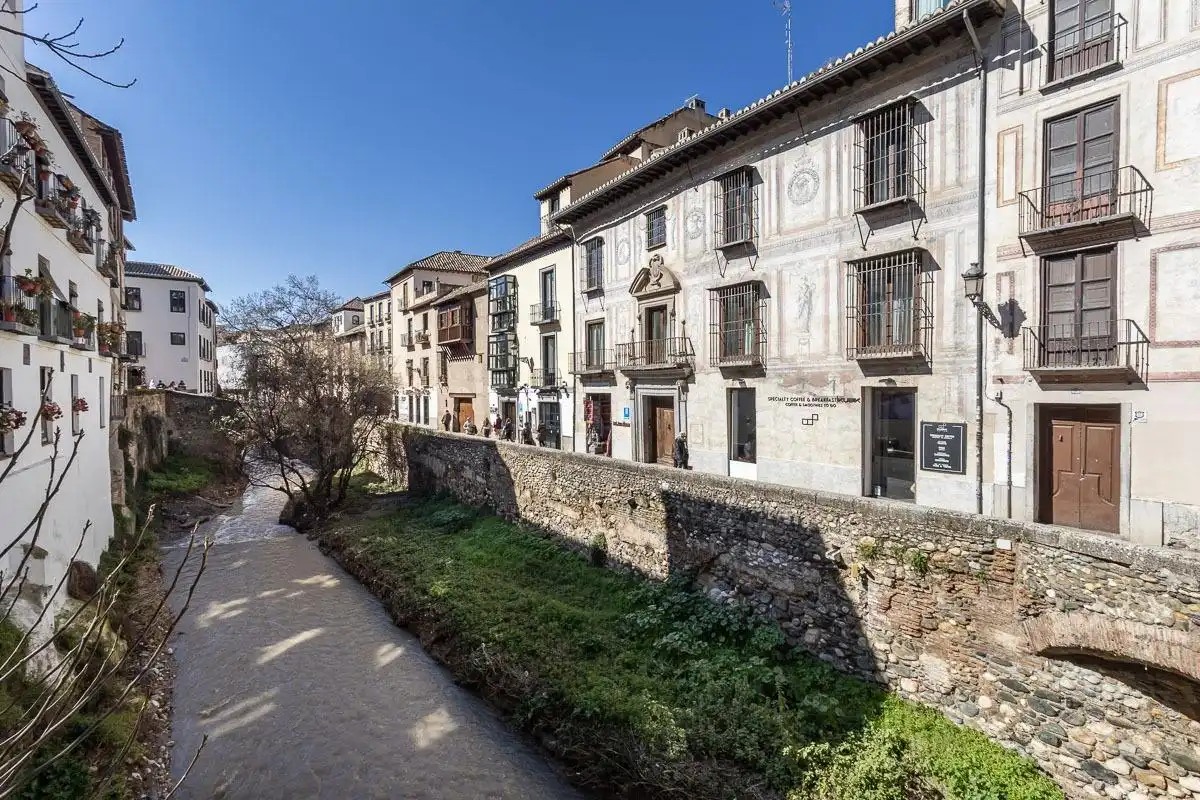 Außenansicht von Gebäude zur Miete in Granada