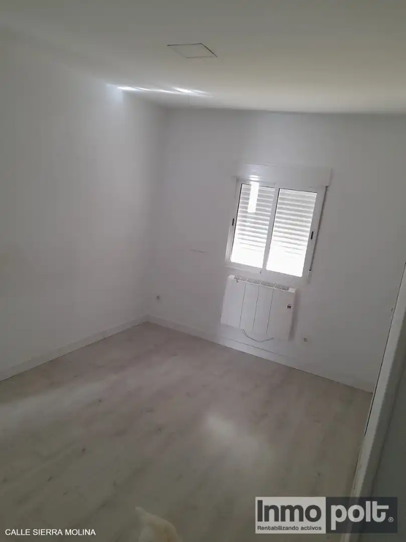 Habitación de Piso en venta en Madrid con Calefacción, Horno y Lavadora