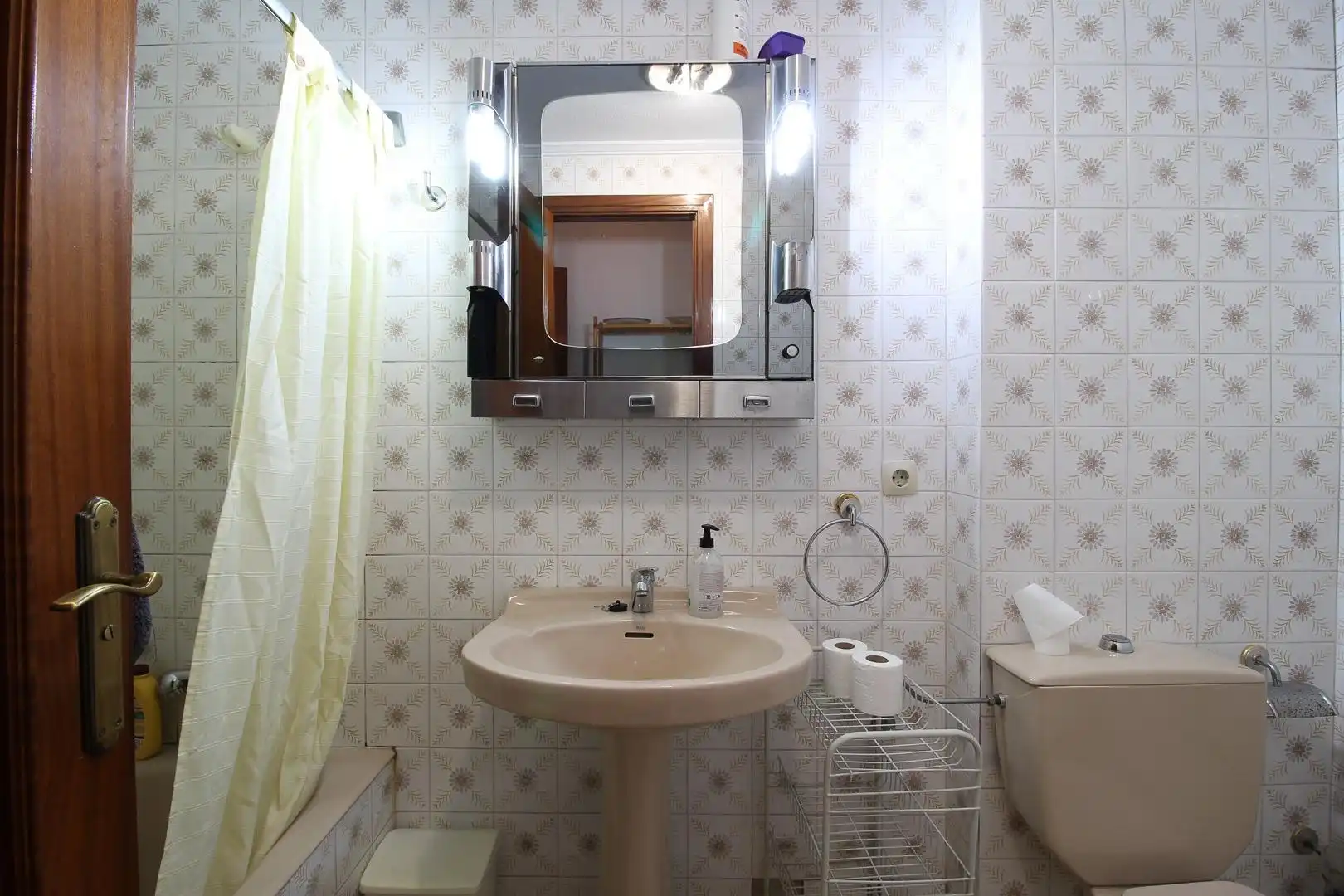 Baño de Piso de alquiler en Santander con Calefacción, Parquet y Terraza