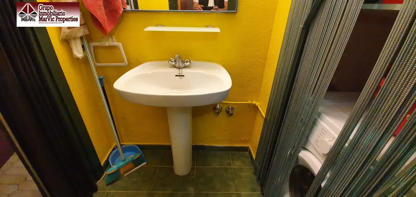 Bathroom of Study for sale in Benidorm  with Terrace, Furnished and Community pool