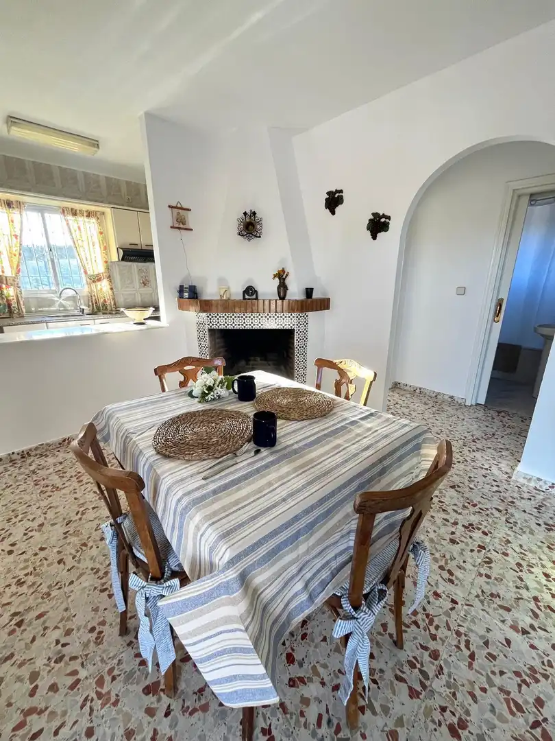 Menjador de Finca rústica en venda en Estepona amb Jardí privat i Terrassa