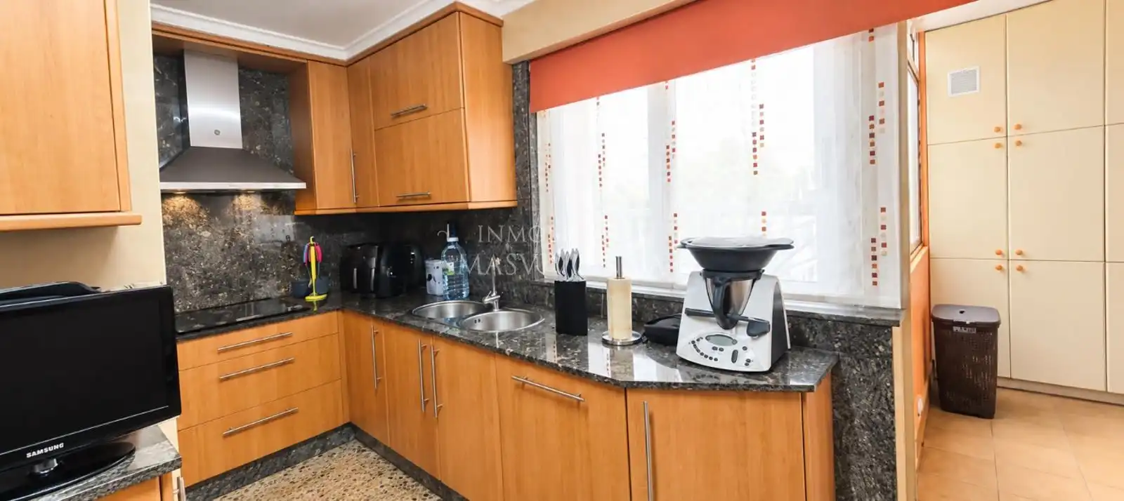 Küche von Wohnung zum Verkauf in Vigo  mit Terrasse und Abstellraum