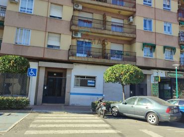 Local comercial de lloguer a Paseo Estación 11