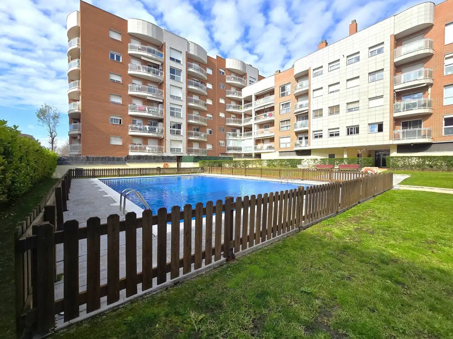 Swimming pool of Flat for sale in Reus  with Air Conditioner, Heating and Terrace