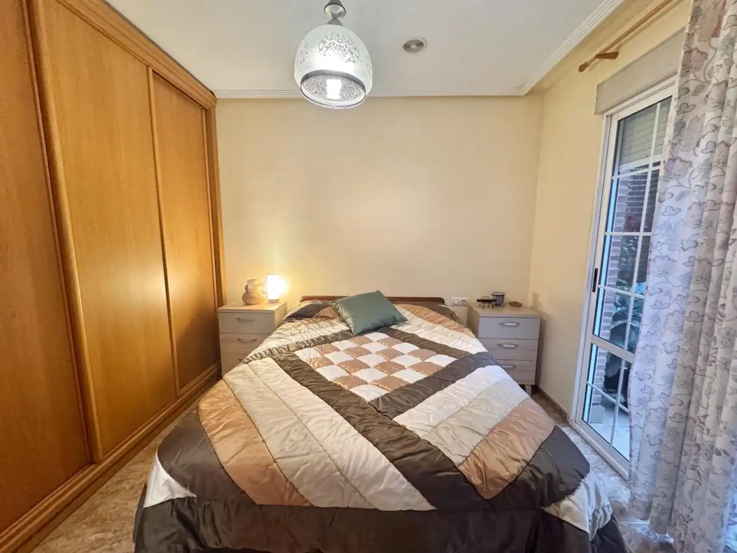 Dormitori de Casa o xalet en venda en Orihuela amb Aire condicionat, Terrassa i Traster
