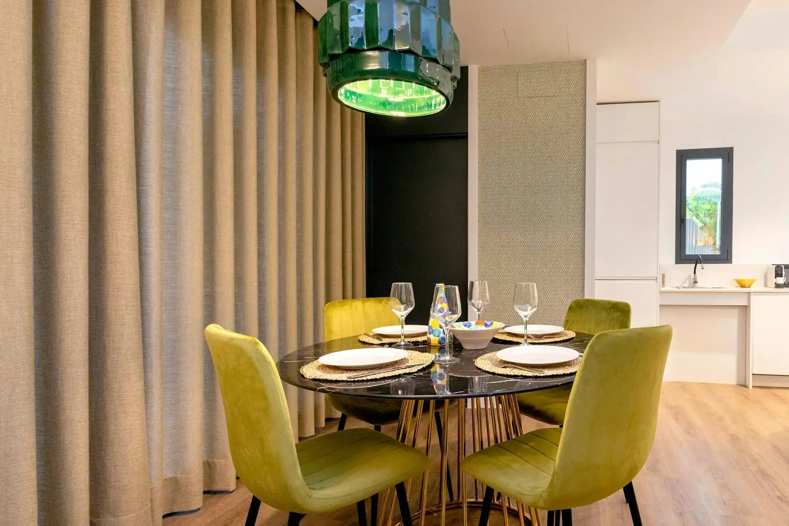 Dining room of Flat for rent in Sevilla  with Air Conditioner, Heating and Washing machine