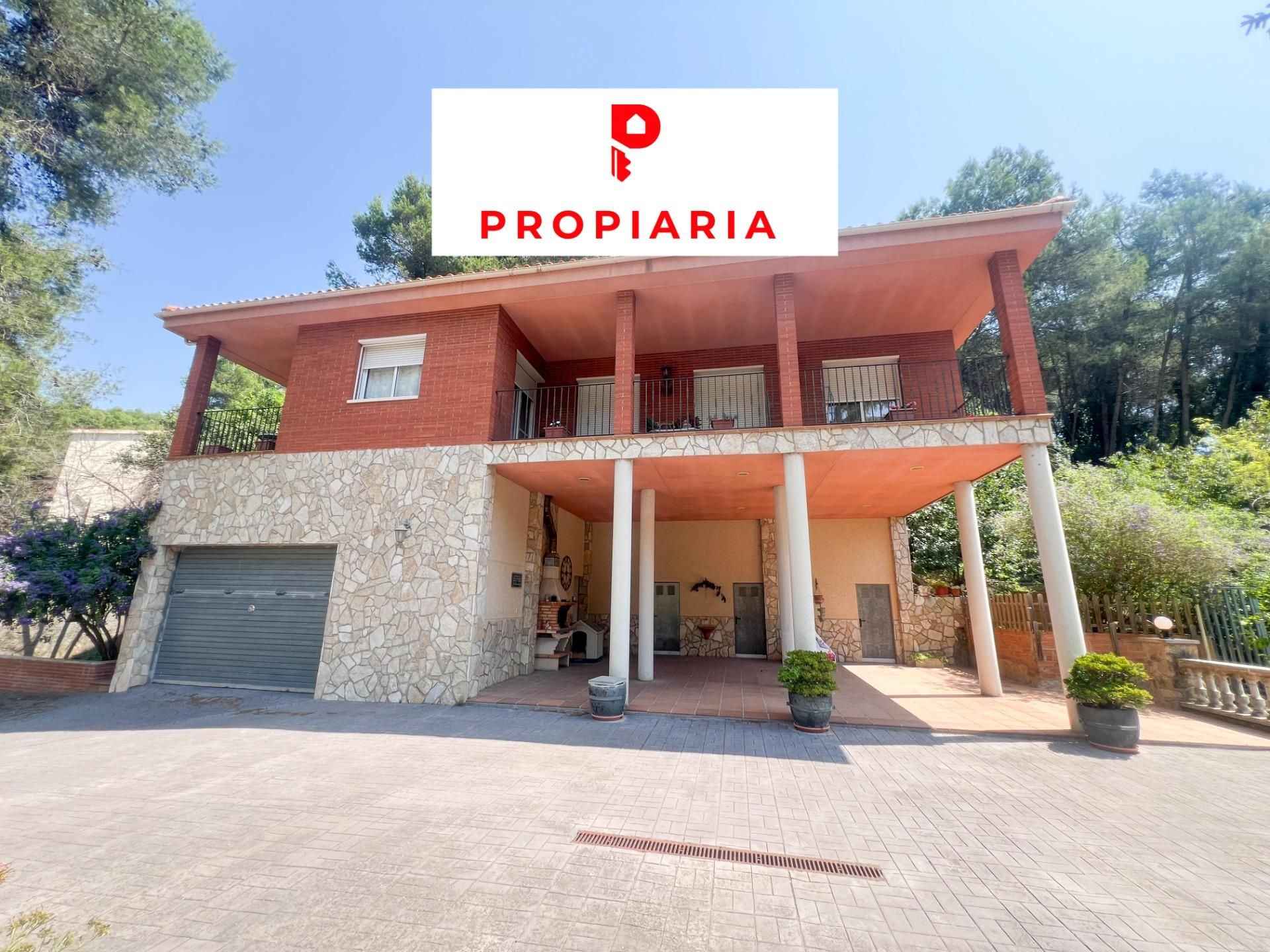 Vista exterior de Casa o xalet en venda en Vallirana amb Aire condicionat, Calefacció i Jardí privat