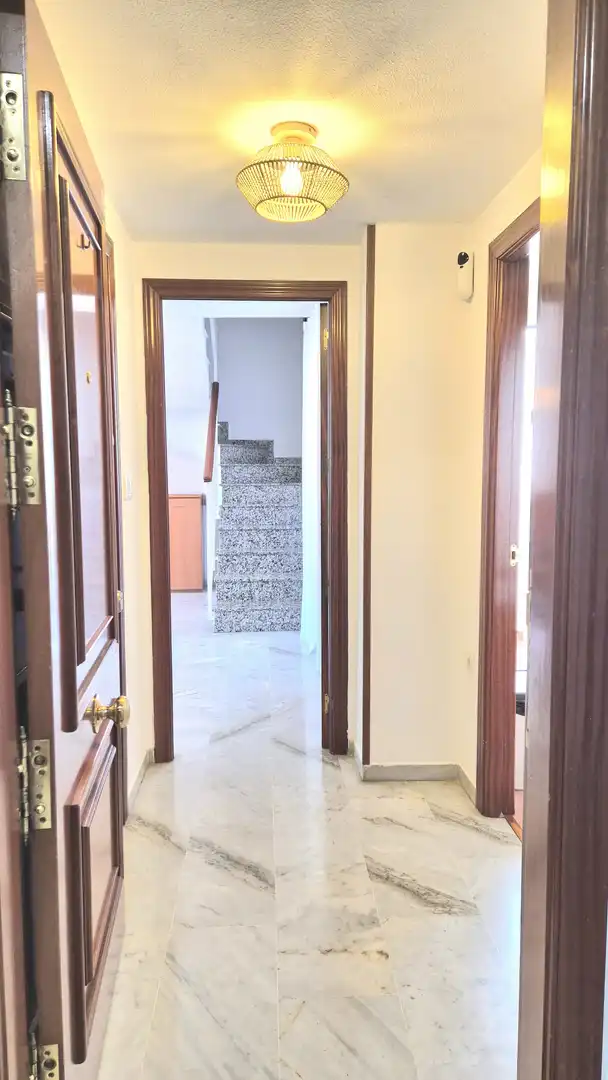 Ático de alquiler en Marbella con Aire acondicionado, Terraza y Trastero