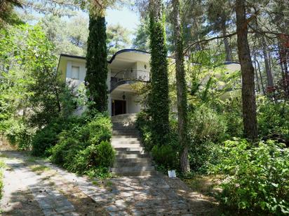 Vista exterior de Casa o xalet en venda en San Lorenzo de El Escorial amb Calefacció