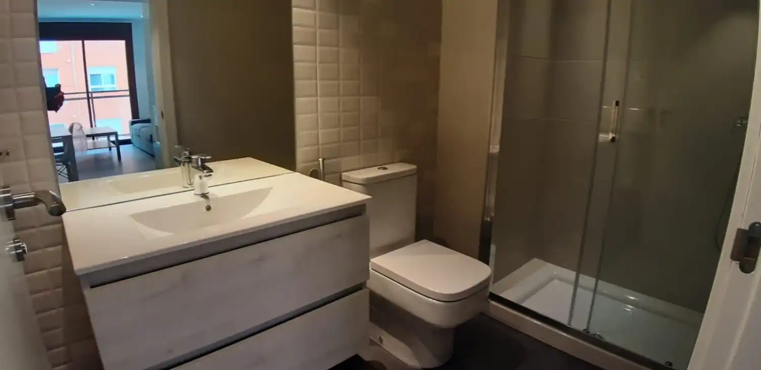 Baño de Apartamento de alquiler en Murcia con Aire acondicionado, Amueblado y Lavadora