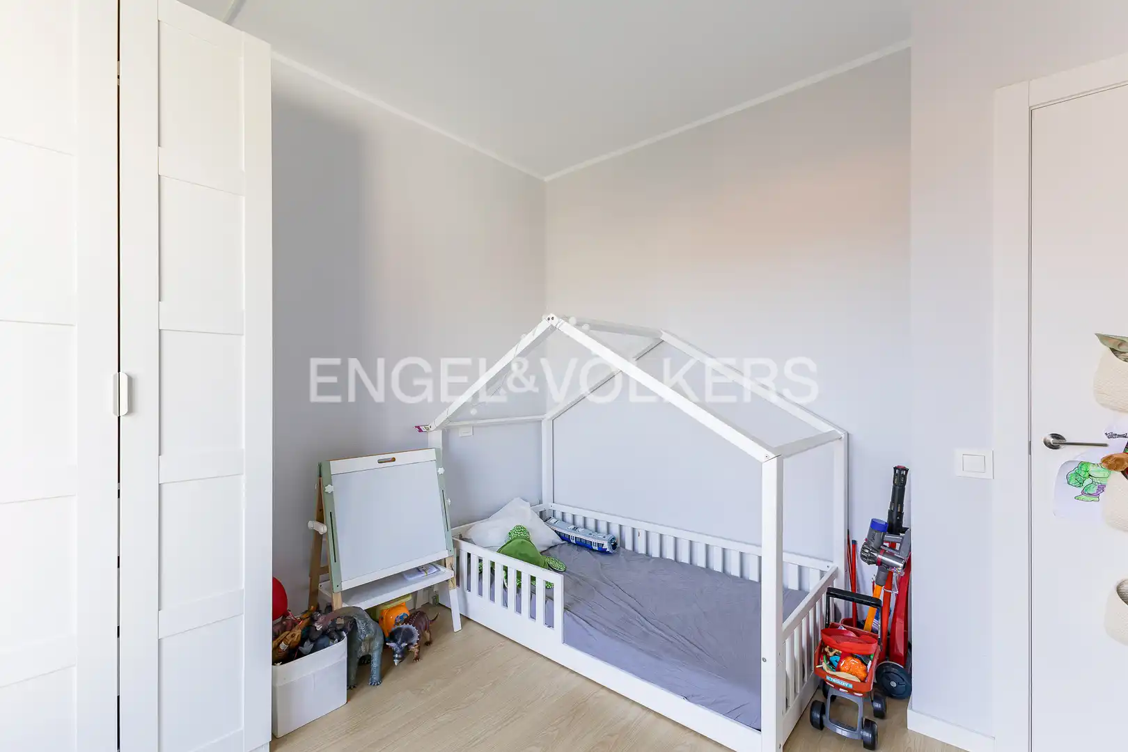 Bedroom of Attic for sale in Barcelona  with Air Conditioner, Heating and Private garden