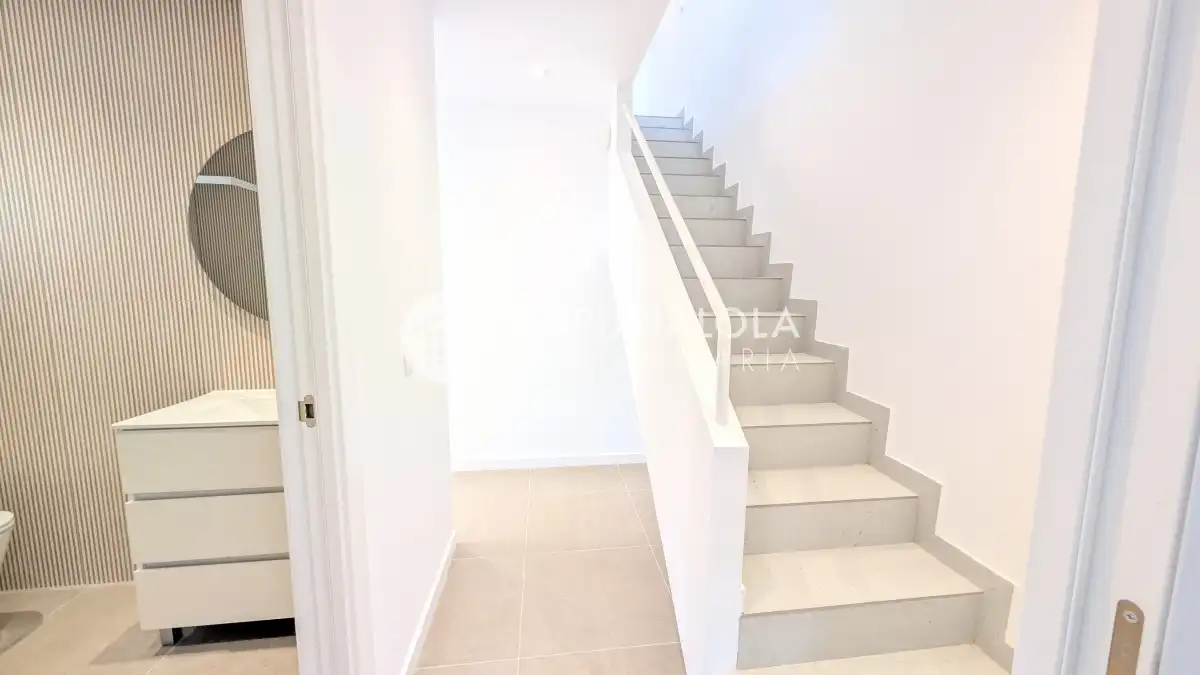Houses for sale in Roses  with Air Conditioner and Private garden