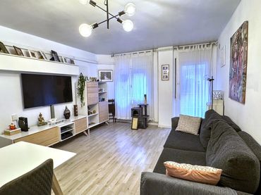 Flat with balcony for sale in JOSEP TARRADELLAS,DE