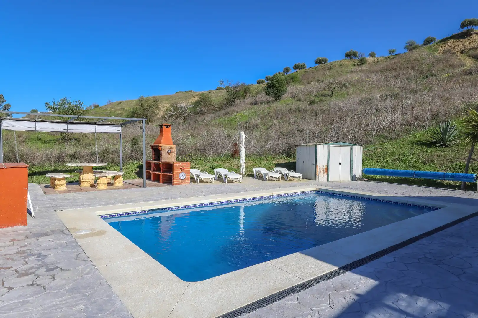 Schwimmbecken von Haus oder Chalet zum Verkauf in Coín mit Klimaanlage, Privatgarten und Schwimmbad