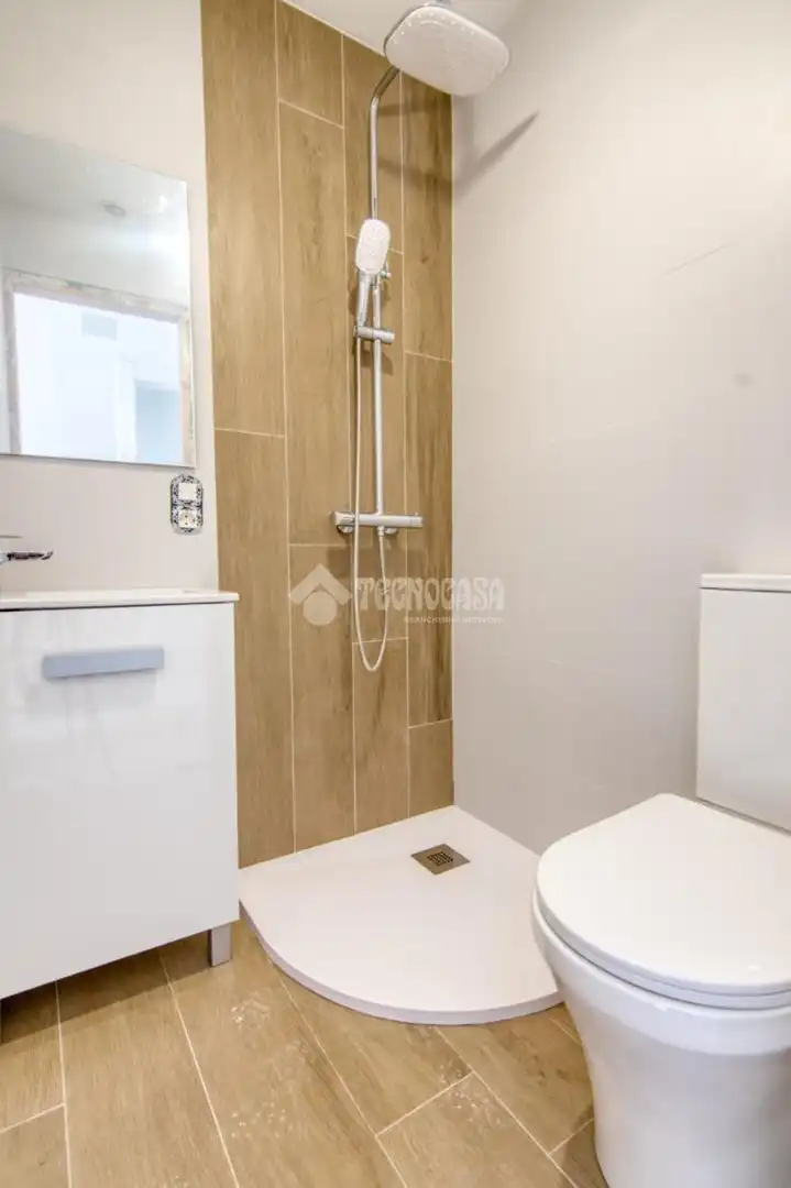 Baño de Casa adosada en venta en Calvarrasa de Abajo con Calefacción y Terraza