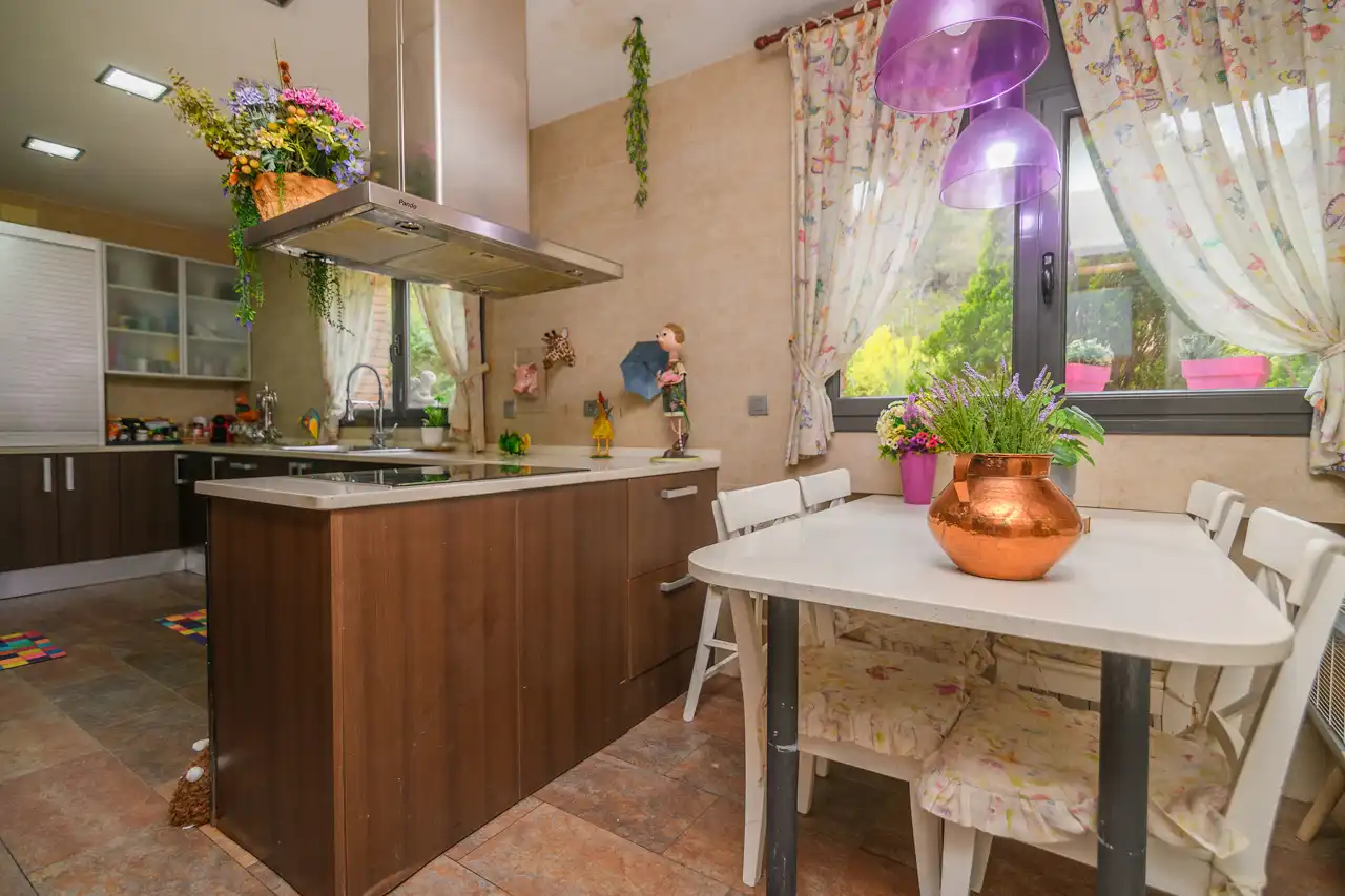Cocina de Casa o chalet de alquiler en Begues con Aire acondicionado, Calefacción y Jardín privado