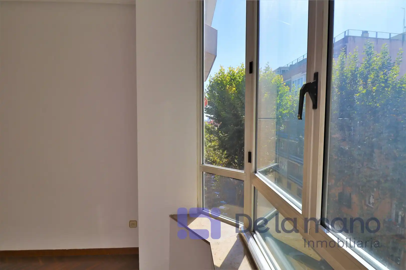 Vista exterior de Piso de alquiler en Madrid con Calefacción y Parquet