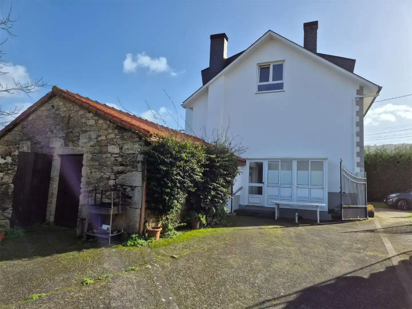 Vista exterior de Casa o xalet en venda en Cabana de Bergantiños amb Jardí privat, Parquet i Traster