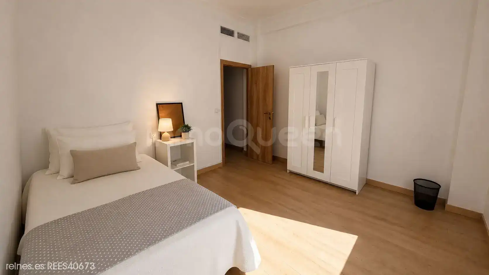 Bedroom of Flat for rent in Zaragoza  with Heating, Terrace and Furnished