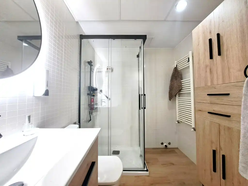 Bathroom of Flat for sale in Dénia  with Air Conditioner, Heating and Terrace