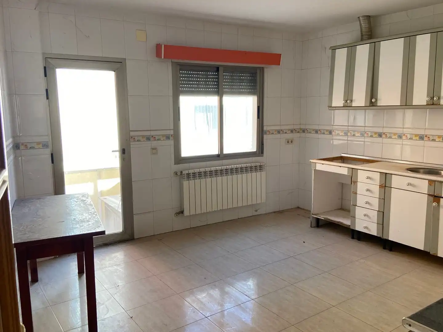Cocina de Casa adosada en venta en Villarrubia de los Ojos con Calefacción, Terraza y Trastero