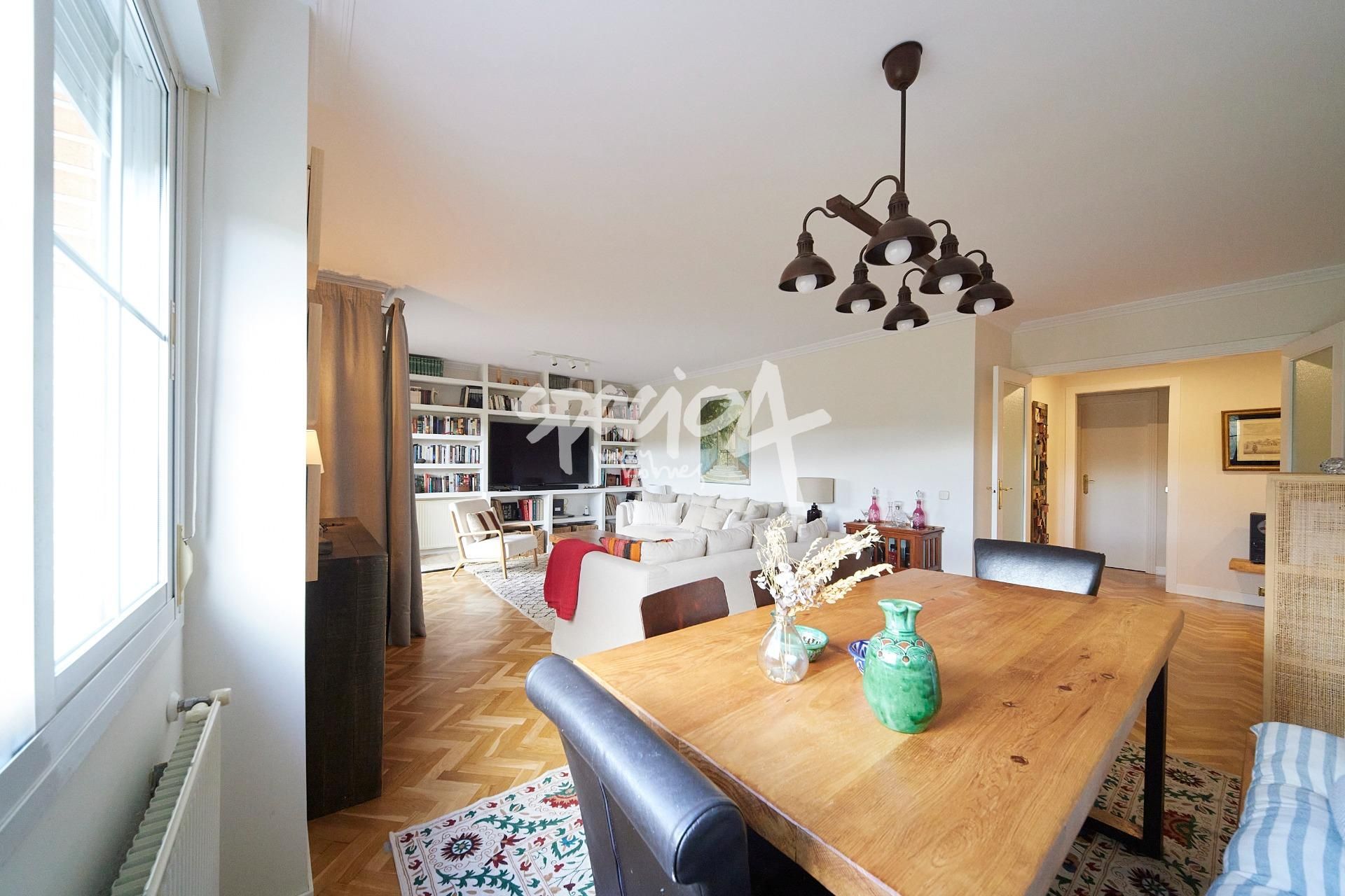 Wohnzimmer von Wohnung zum Verkauf in Las Rozas de Madrid mit Heizung, Privatgarten und Parkett