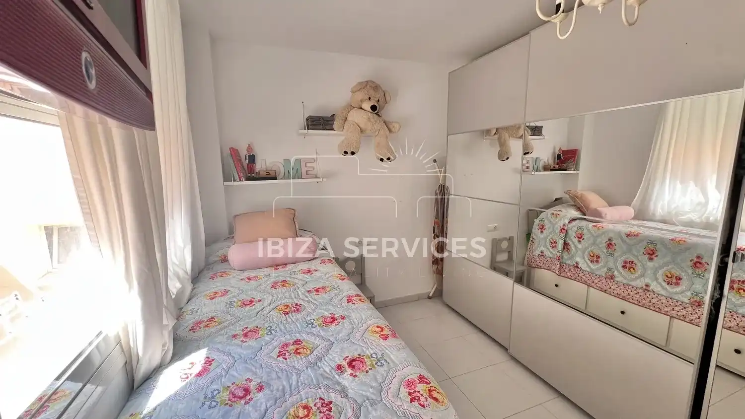 Dormitori de Pis en venda en Eivissa amb Aire condicionat, Jardí privat i Piscina